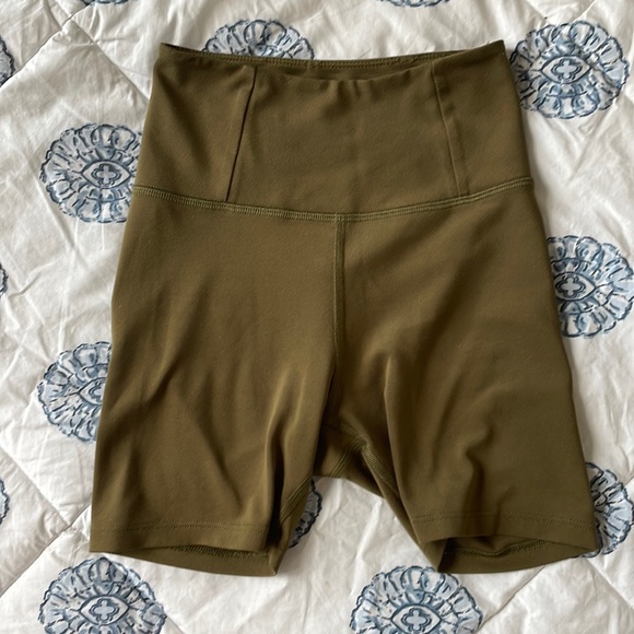 Girlfriend Collective FLOAT Ultralight Bike Short XXS Fern - Picture 2 of 4